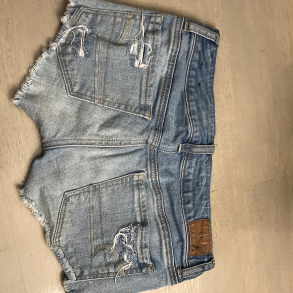 AMERICAN EAGLE denim shorts barely worn - Picture 3 of 5